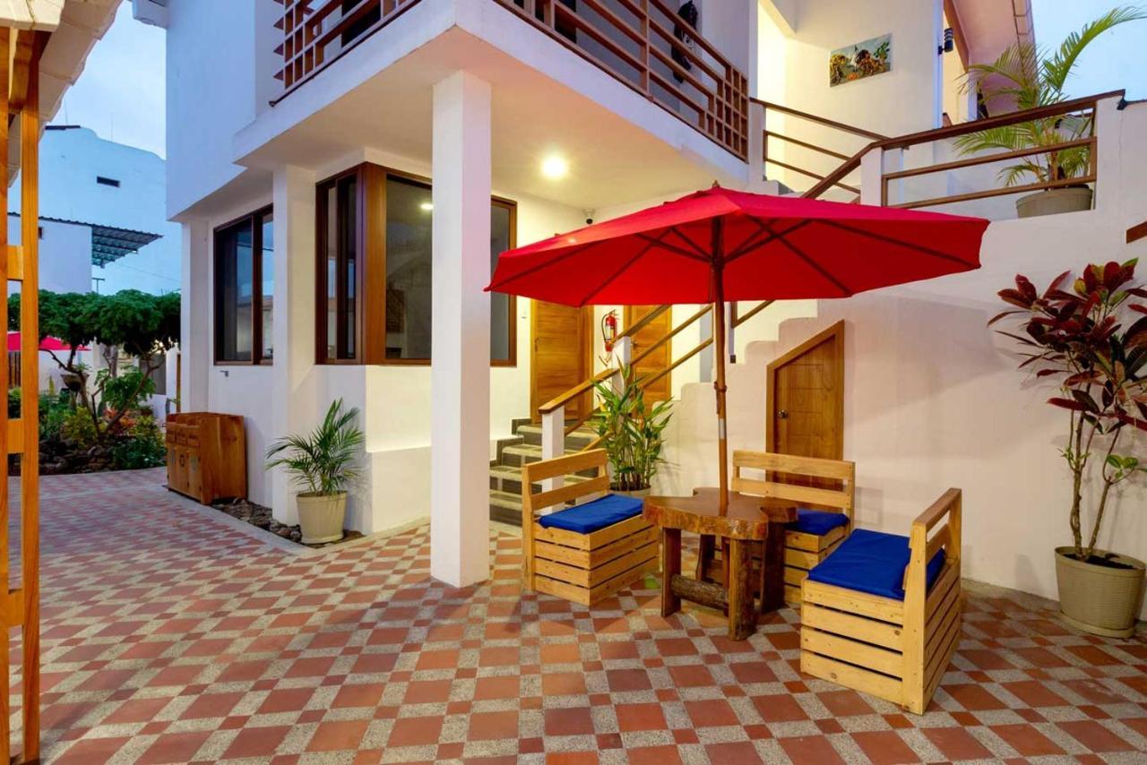 Plaza Luna Suites Puerto Ayora  Esterno foto