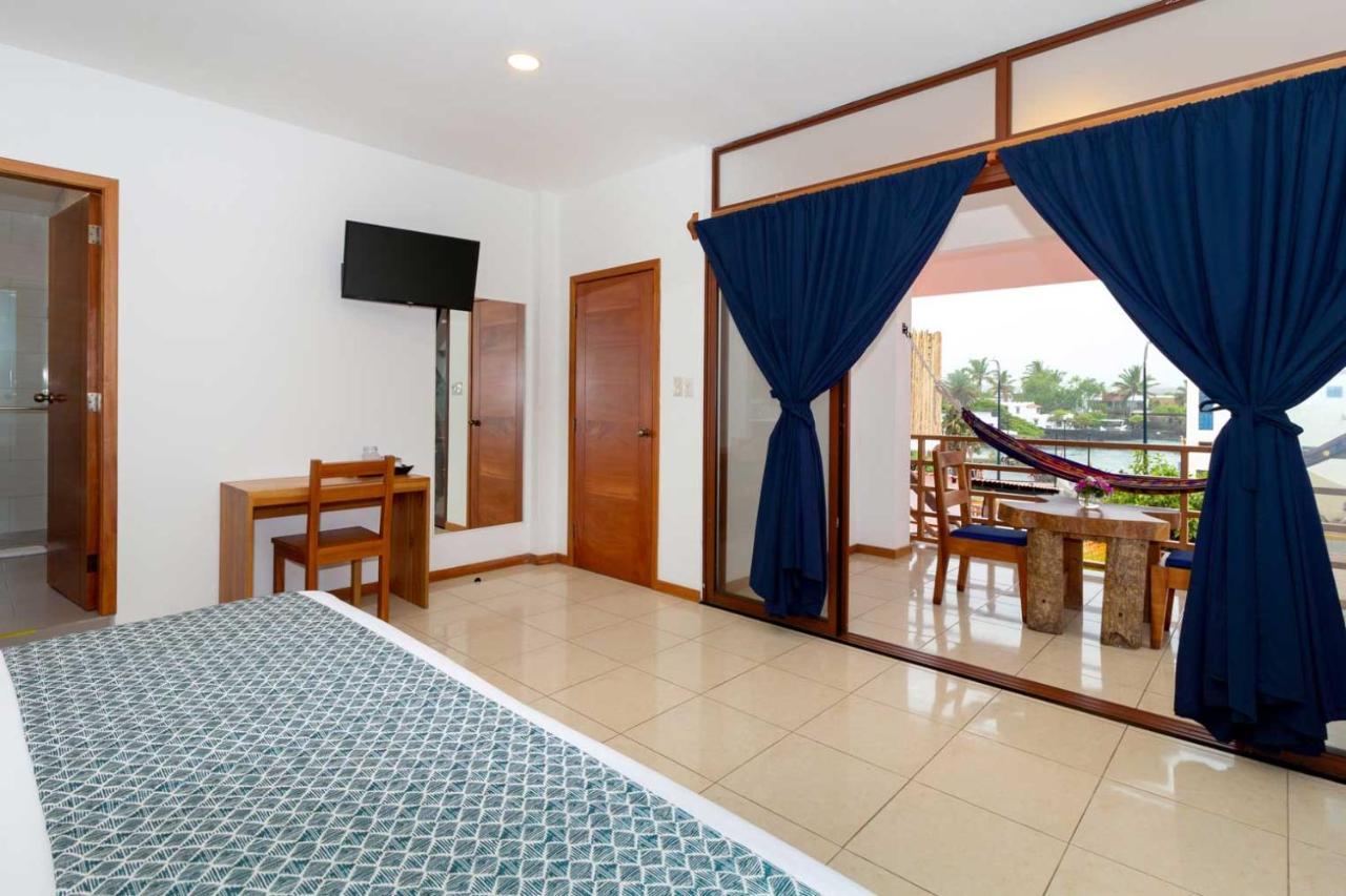 Plaza Luna Suites Puerto Ayora  Esterno foto