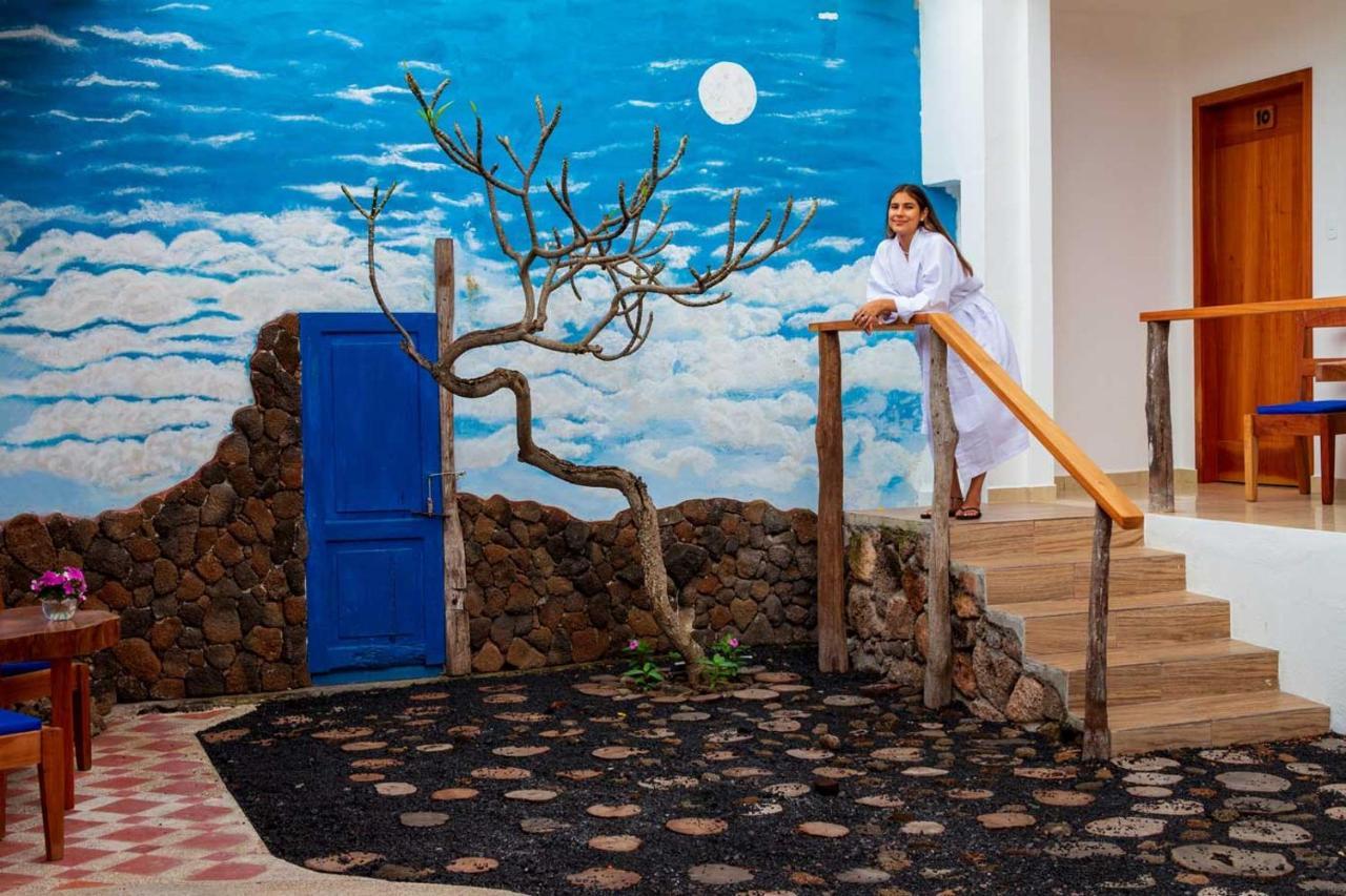 Plaza Luna Suites Puerto Ayora  Esterno foto