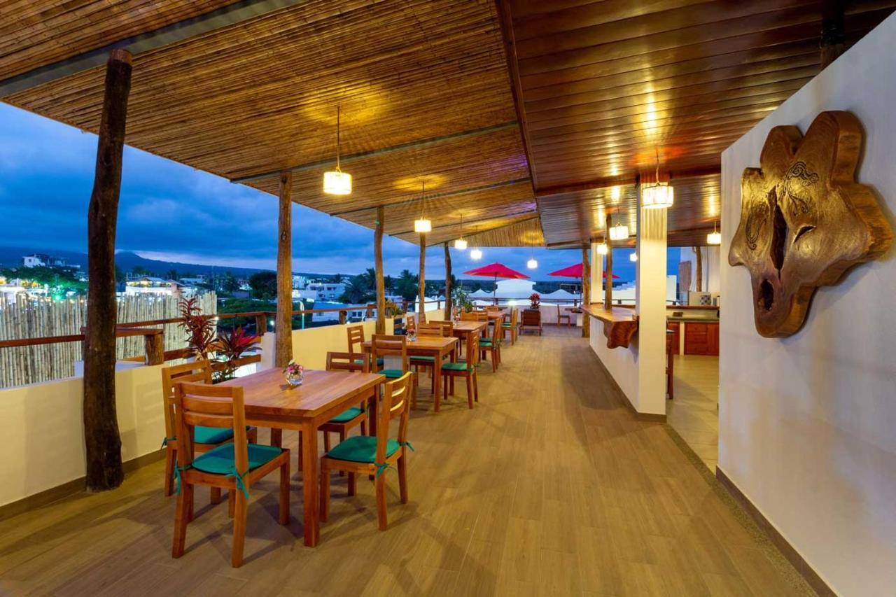 Plaza Luna Suites Puerto Ayora  Esterno foto