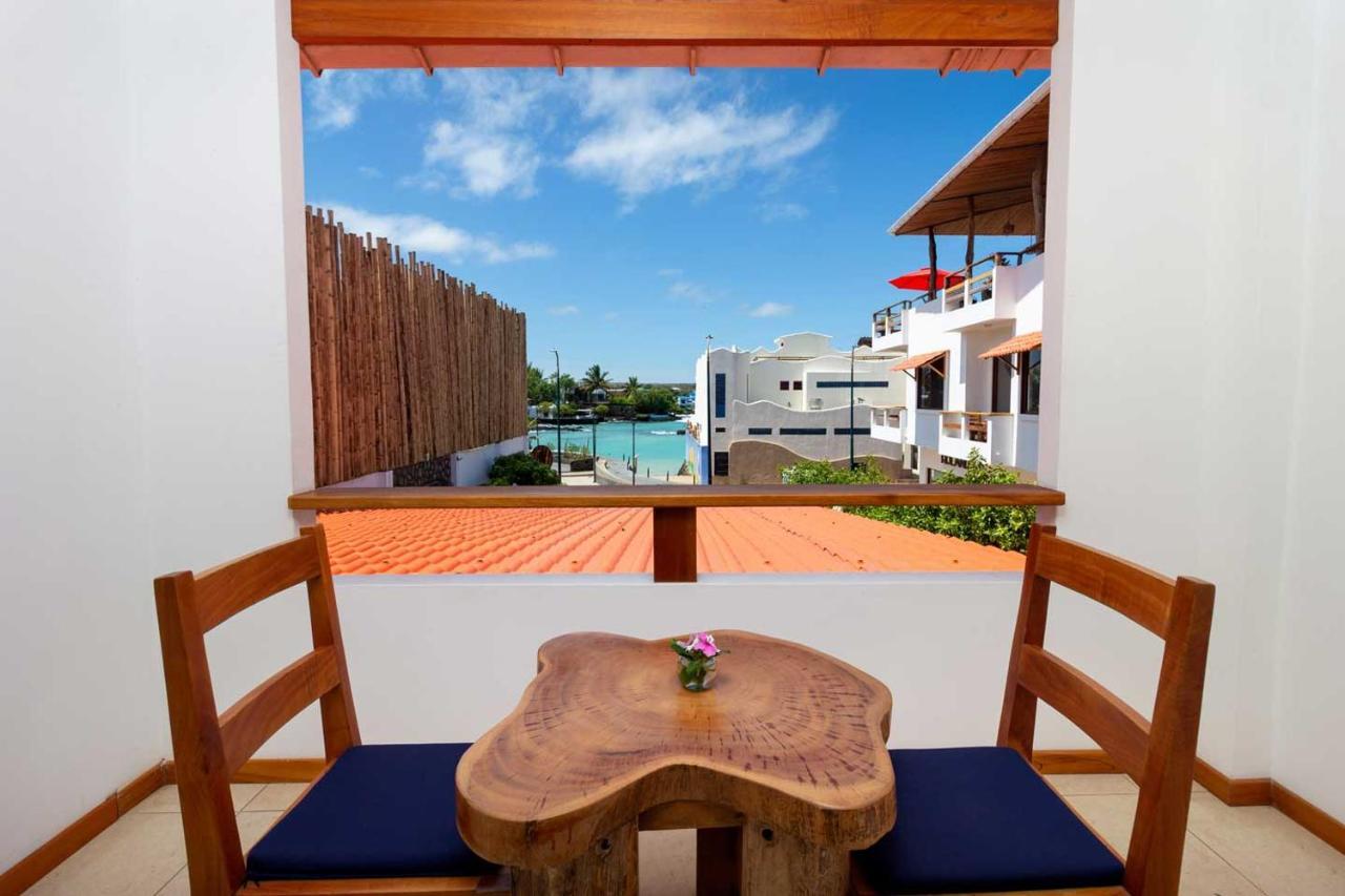 Plaza Luna Suites Puerto Ayora  Esterno foto