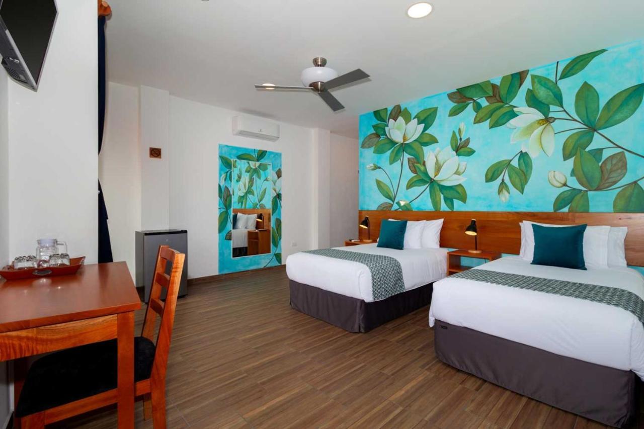 Plaza Luna Suites Puerto Ayora  Esterno foto