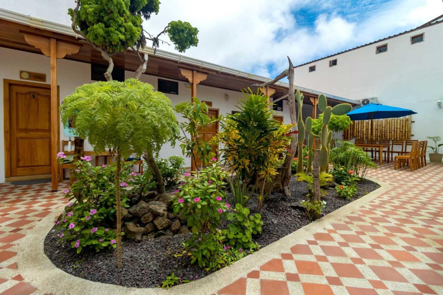 Plaza Luna Suites Puerto Ayora  Esterno foto