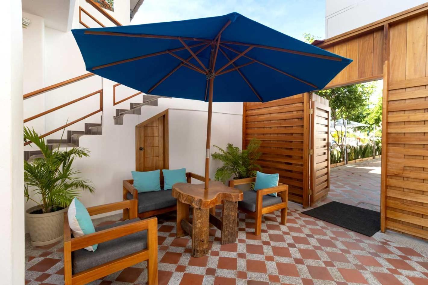 Plaza Luna Suites Puerto Ayora  Esterno foto