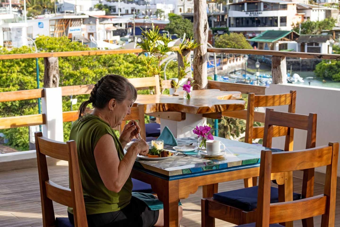Plaza Luna Suites Puerto Ayora  Esterno foto